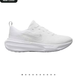 Nike invincible 3 size 8